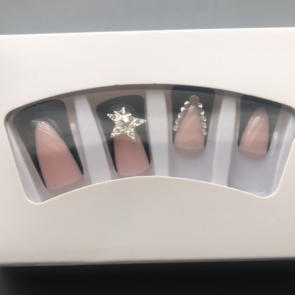 💅🏽Fingernails - Picture 4 of 4